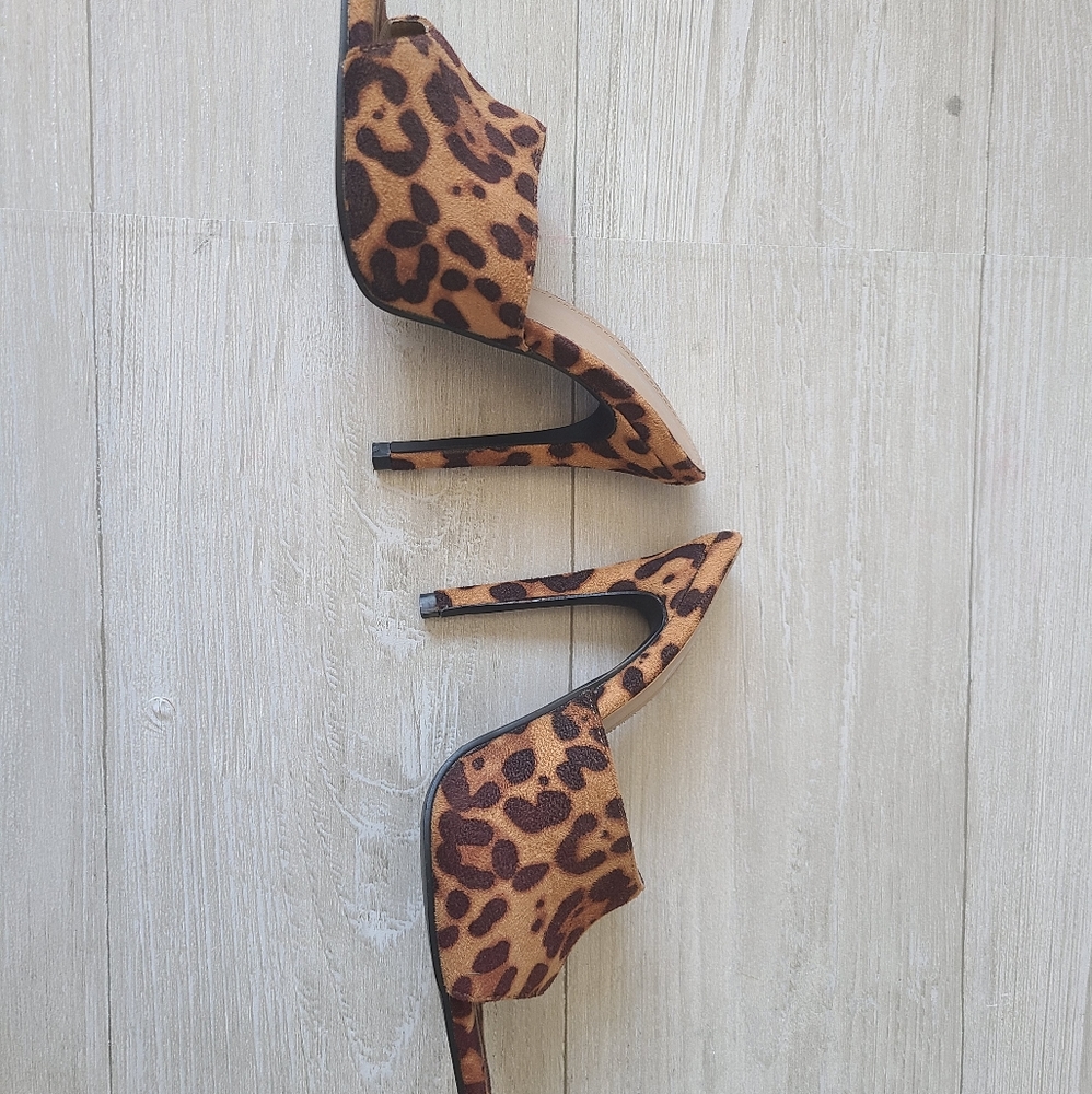 New Ego Leopard Print Pointy Toe Mules Sandals - image 4
